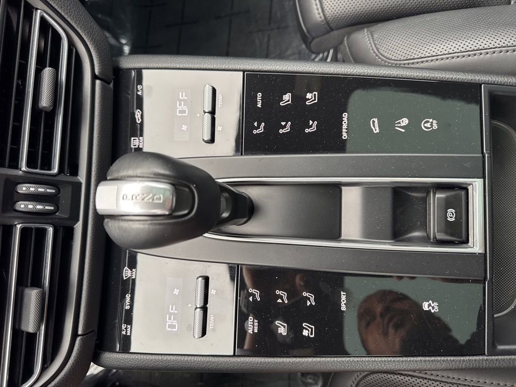 Used 2022 Porsche Macan image 18