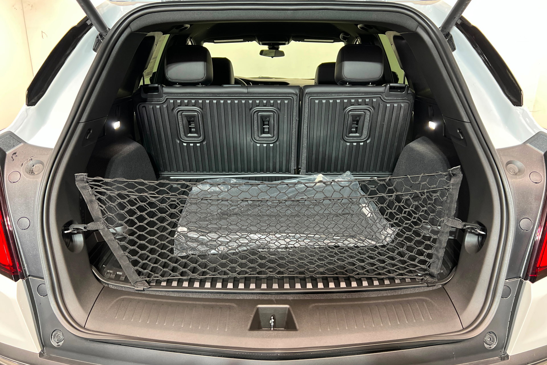 New 2026 Cadillac XT5 Luxury w/ LPO, Floor Liner Package AWD/4WD image 23