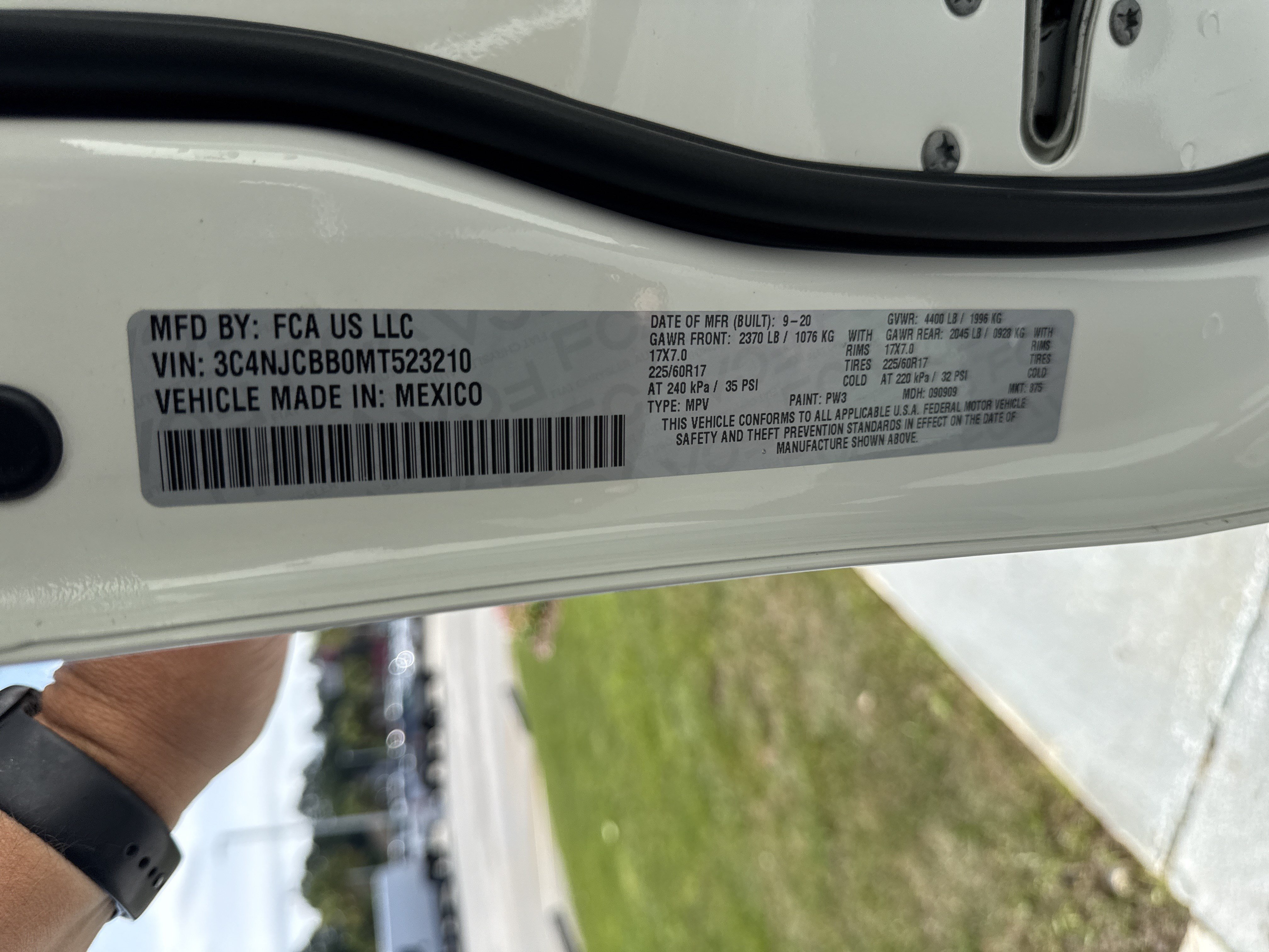 Used 2021 Jeep Compass Latitude FWD image 33