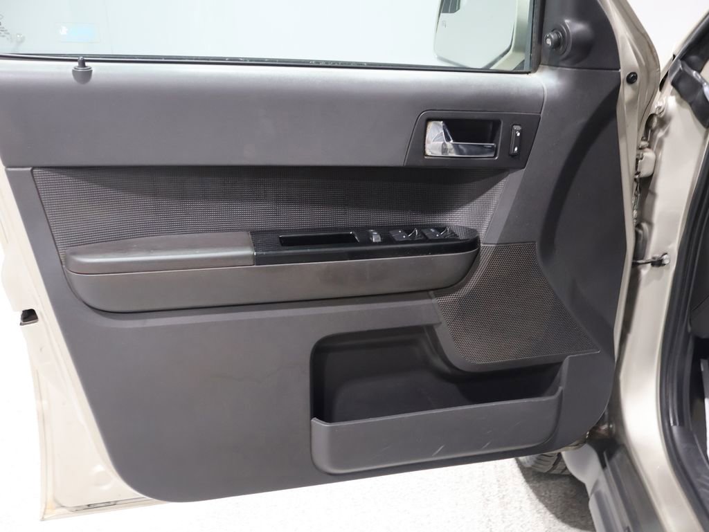 Used 2002 Ford Escape XLT image 12