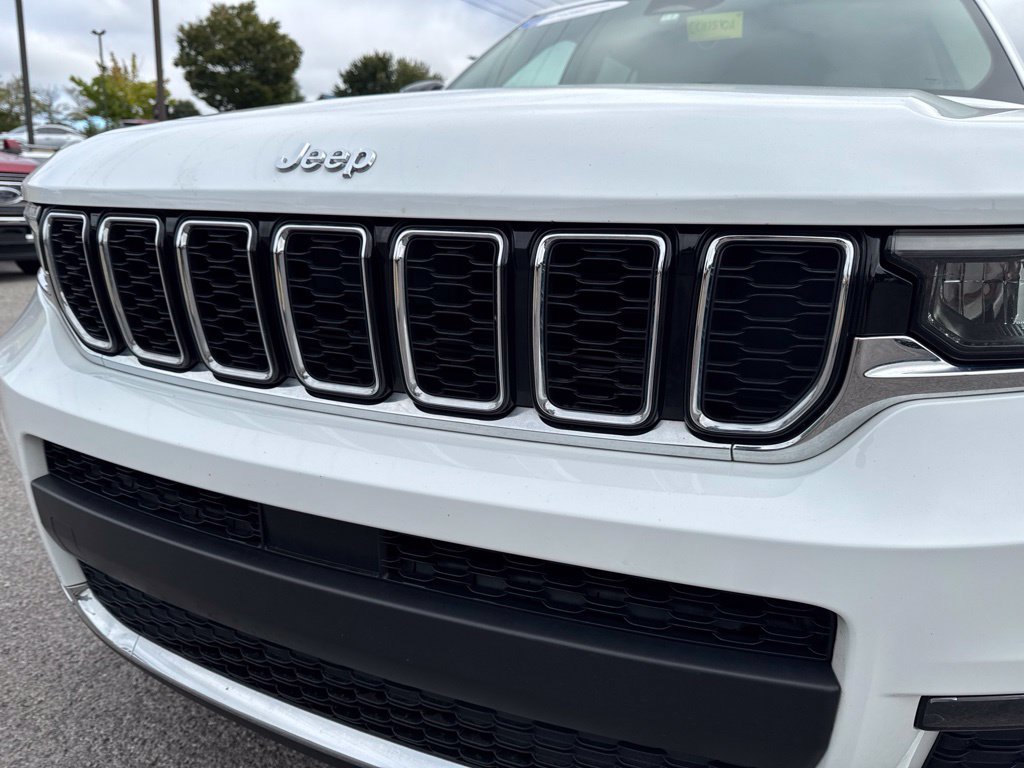 Used 2022 Jeep Grand Cherokee L Limited RWD image 10