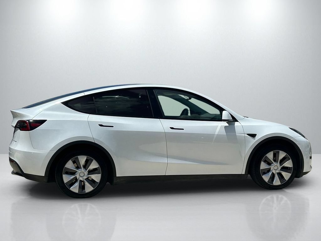 Used 2024 Tesla Model Y Long Range AWD/4WD image 4
