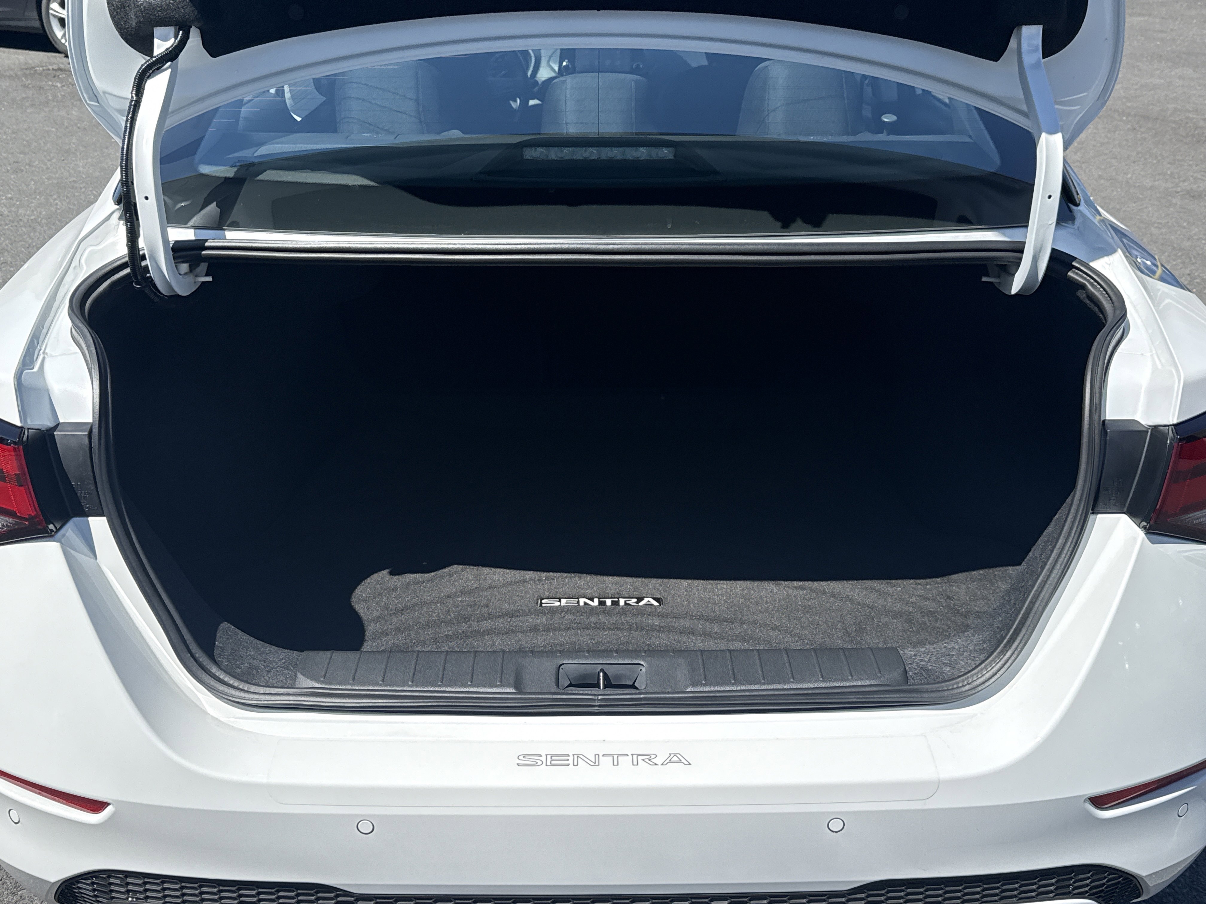 Used 2025 Nissan Sentra S video 4
