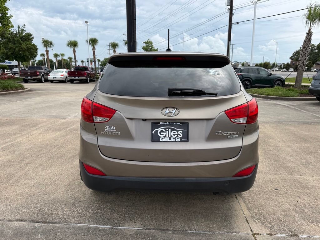 Used 2011 Hyundai Tucson Limited w/ Premium Pkg 3 FWD image 4