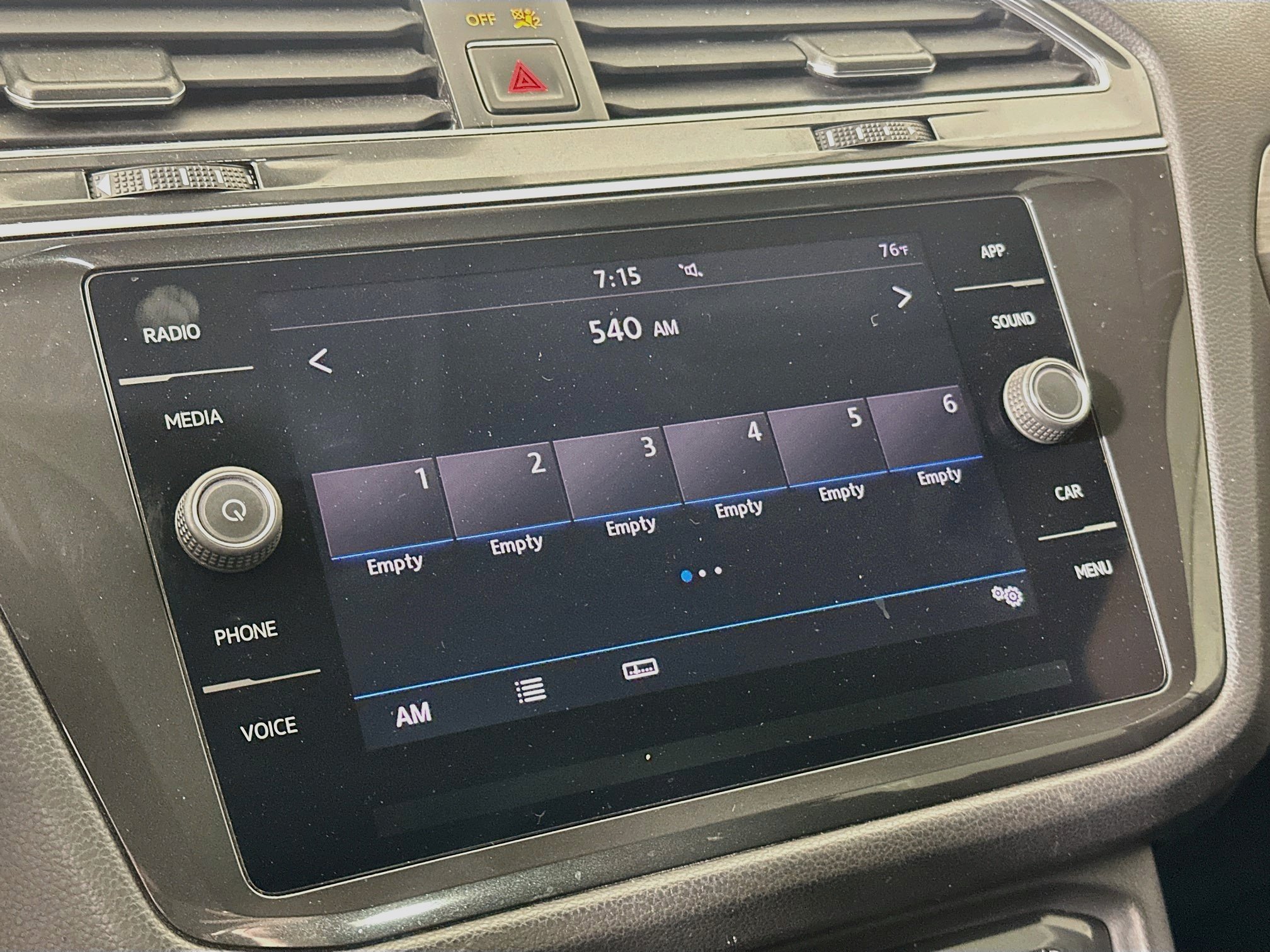 Used 2018 Volkswagen Tiguan SE FWD image 21