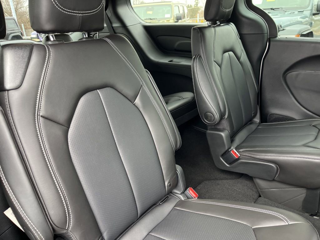 New 2026 Chrysler Pacifica Select image 39