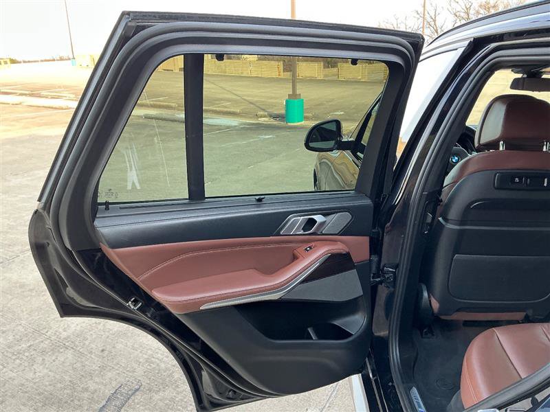 Used 2019 BMW X5 xDrive50i w/ M Sport Package image 34