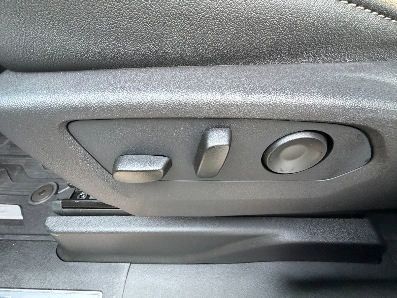 New 2026 GMC Yukon Elevation w/ Elevation Premium Package image 6