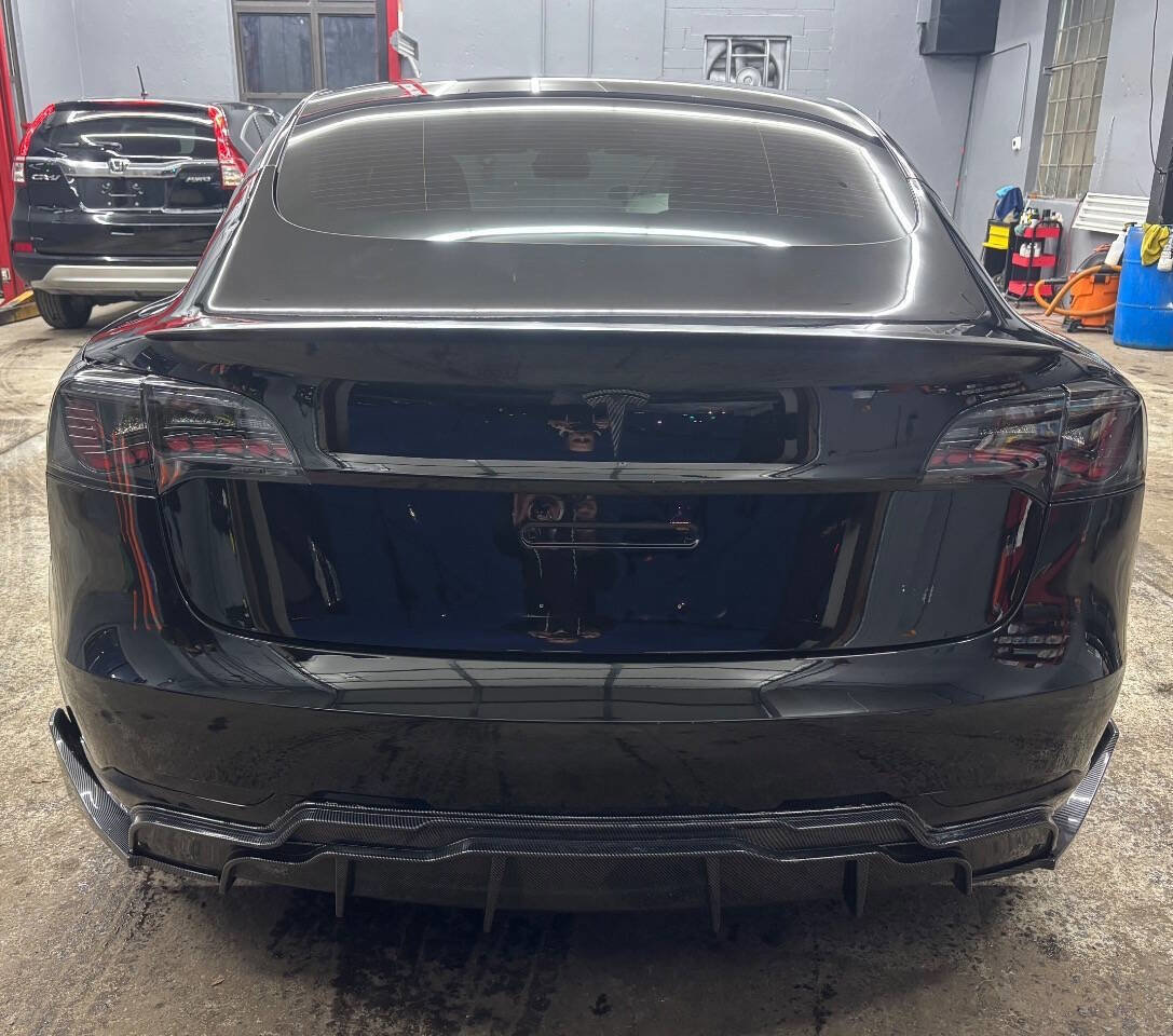 Used 2021 Tesla Model 3 Performance image 4