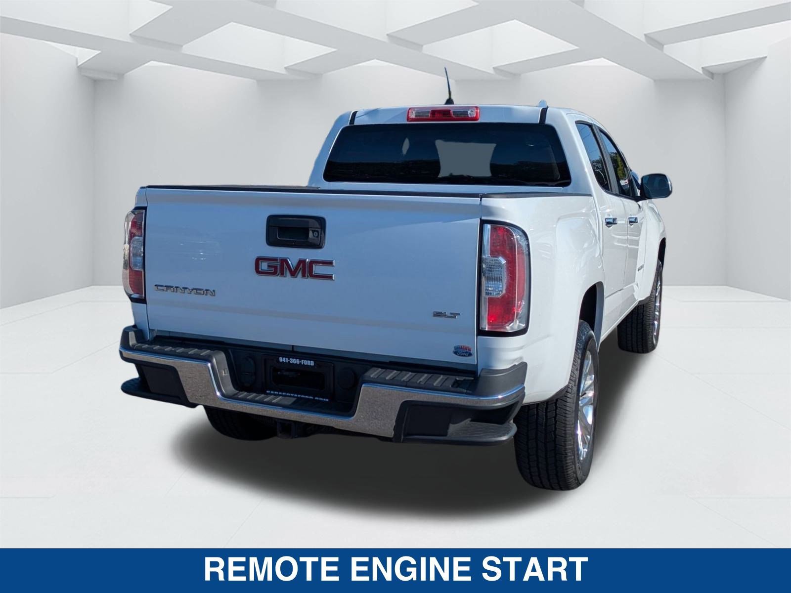 Used 2015 GMC Canyon SLT image 4