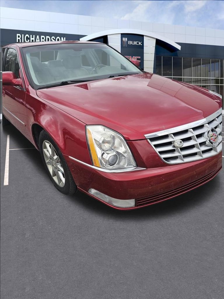 Used 2011 Cadillac DTS Luxury FWD image 5