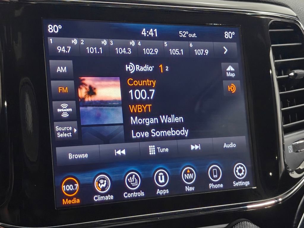 Used 2021 Jeep Grand Cherokee Limited image 36