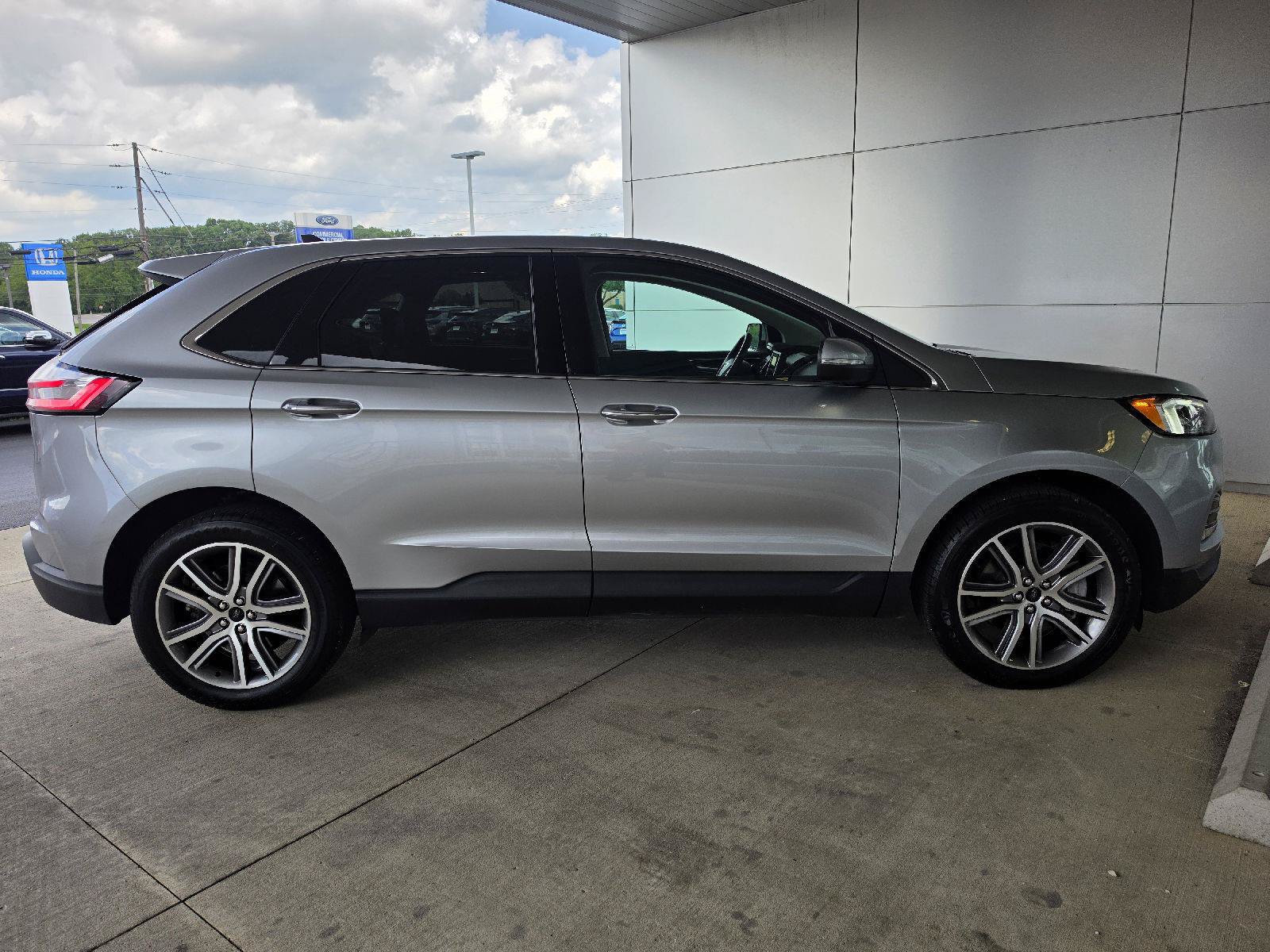 Used 2023 Ford Edge Titanium w/ Equipment Group 301A AWD/4WD image 5