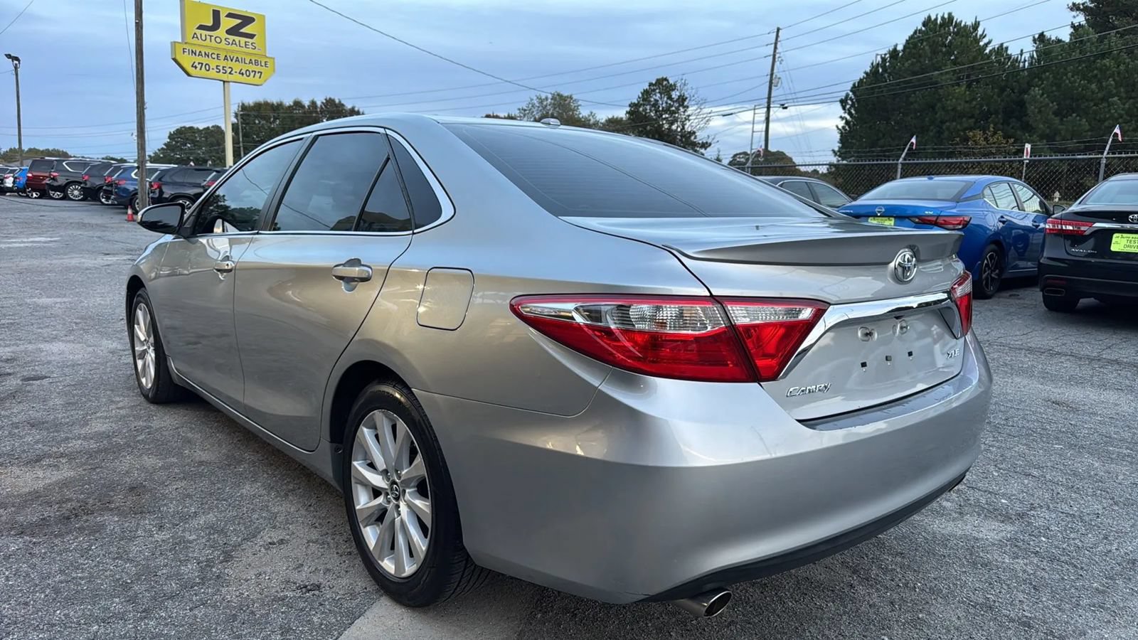 Used 2015 Toyota Camry XLE FWD image 5