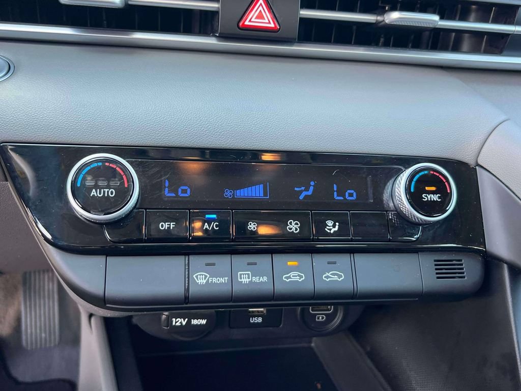 Certified 2023 Hyundai Elantra SEL FWD image 28