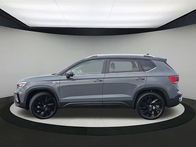 Certified 2024 Volkswagen Taos SE w/ Panoramic Sunroof Package AWD/4WD image 4