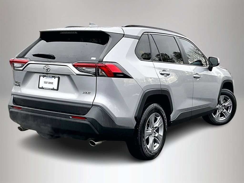 Used 2022 Toyota RAV4 XLE image 5