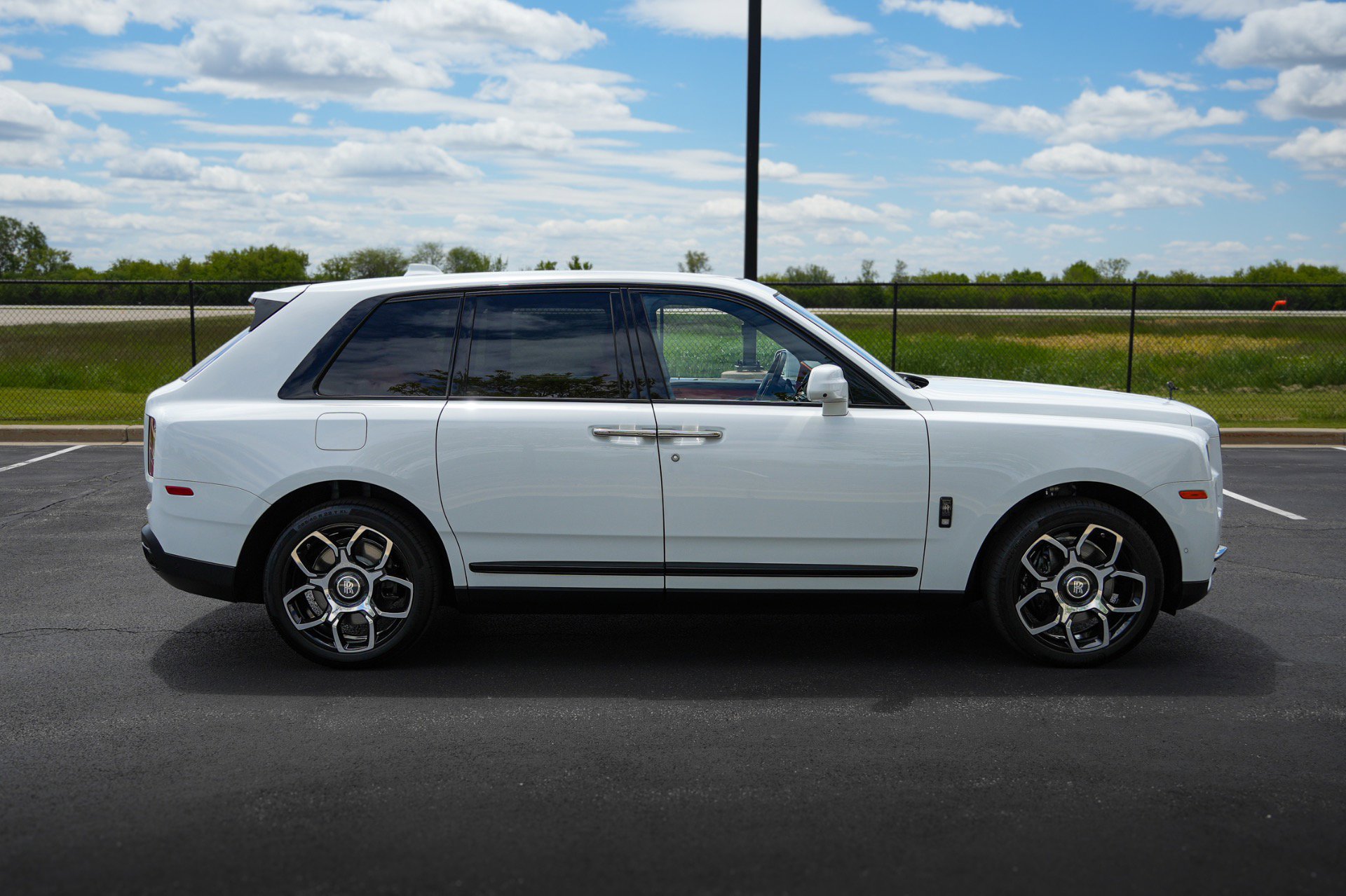 Used 2023 Rolls-Royce Cullinan Black Badge AWD/4WD image 5