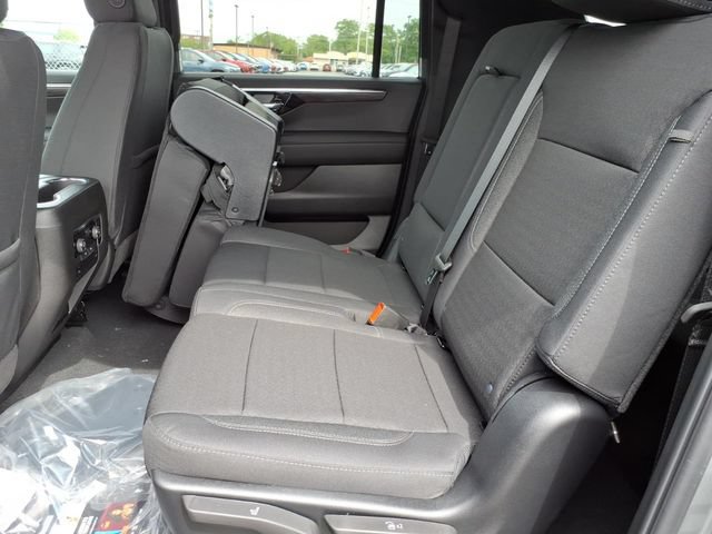 New 2026 Chevrolet Suburban LS AWD/4WD image 9