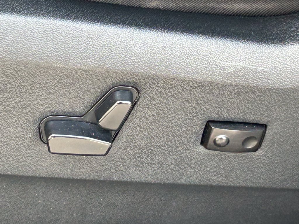 Used 2019 Dodge Grand Caravan SXT FWD image 24