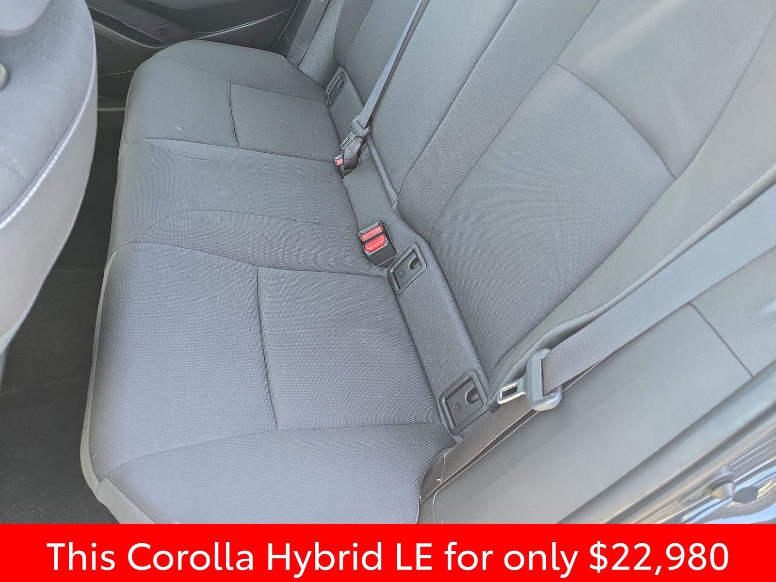 Used 2025 Toyota Corolla LE image 19