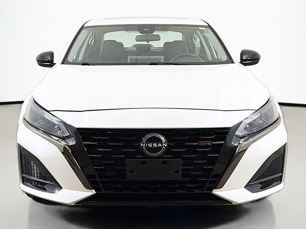 Used 2023 Nissan Altima 2.5 SR w/ SR Premium Package AWD/4WD image 9