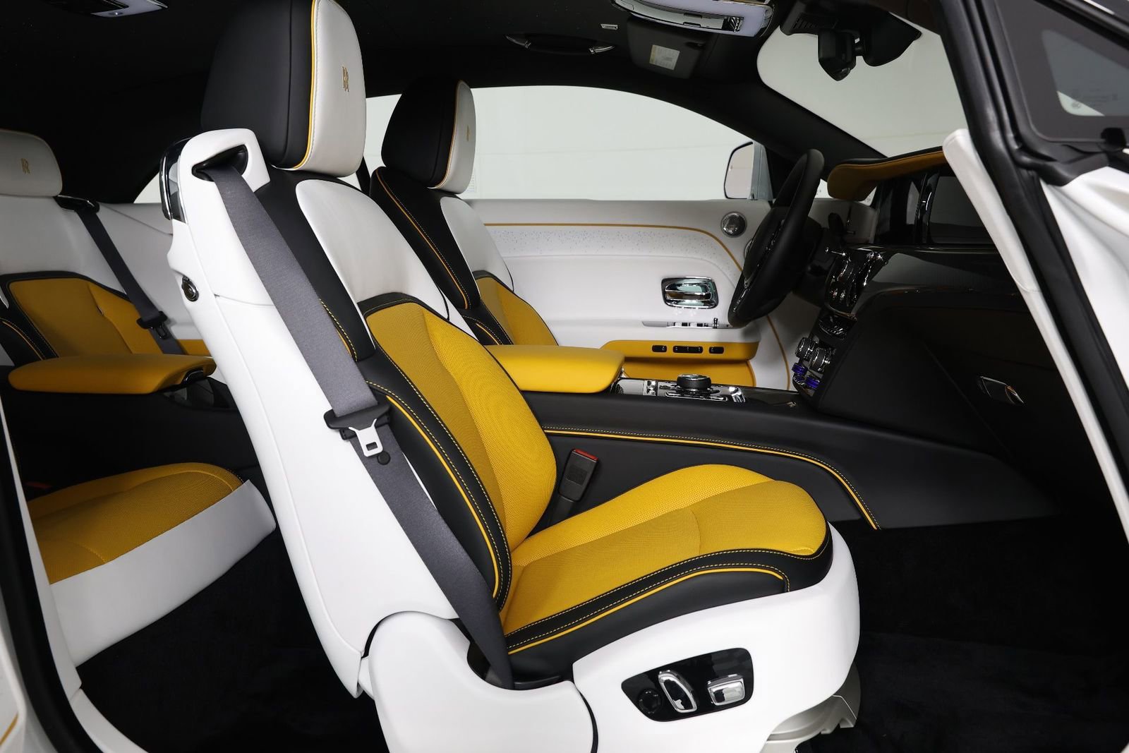 New 2025 Rolls-Royce Spectre Black Badge image 33