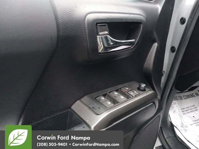 Used 2021 Toyota Tacoma TRD Off-Road image 11