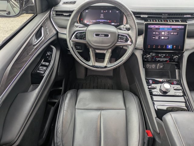 Used 2024 Jeep Grand Cherokee Overland w/ Adv Protech Group III image 16