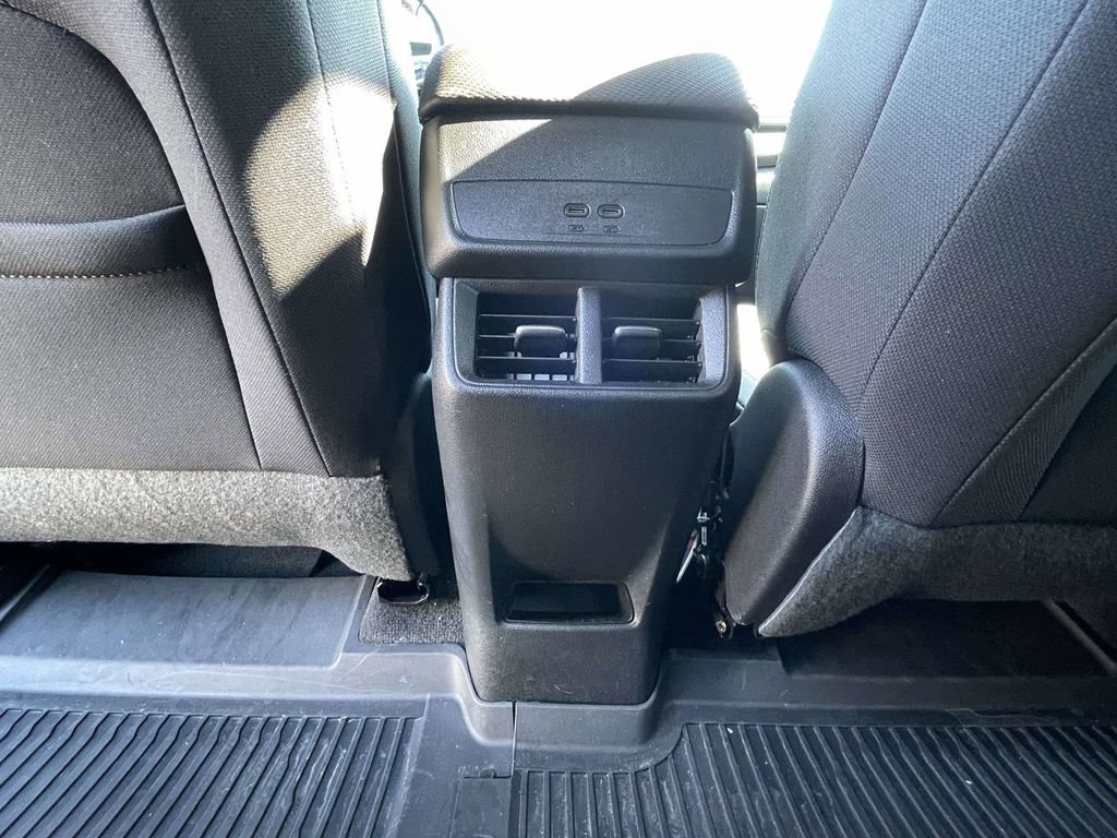 Used 2026 Chevrolet Equinox LT AWD/4WD image 14