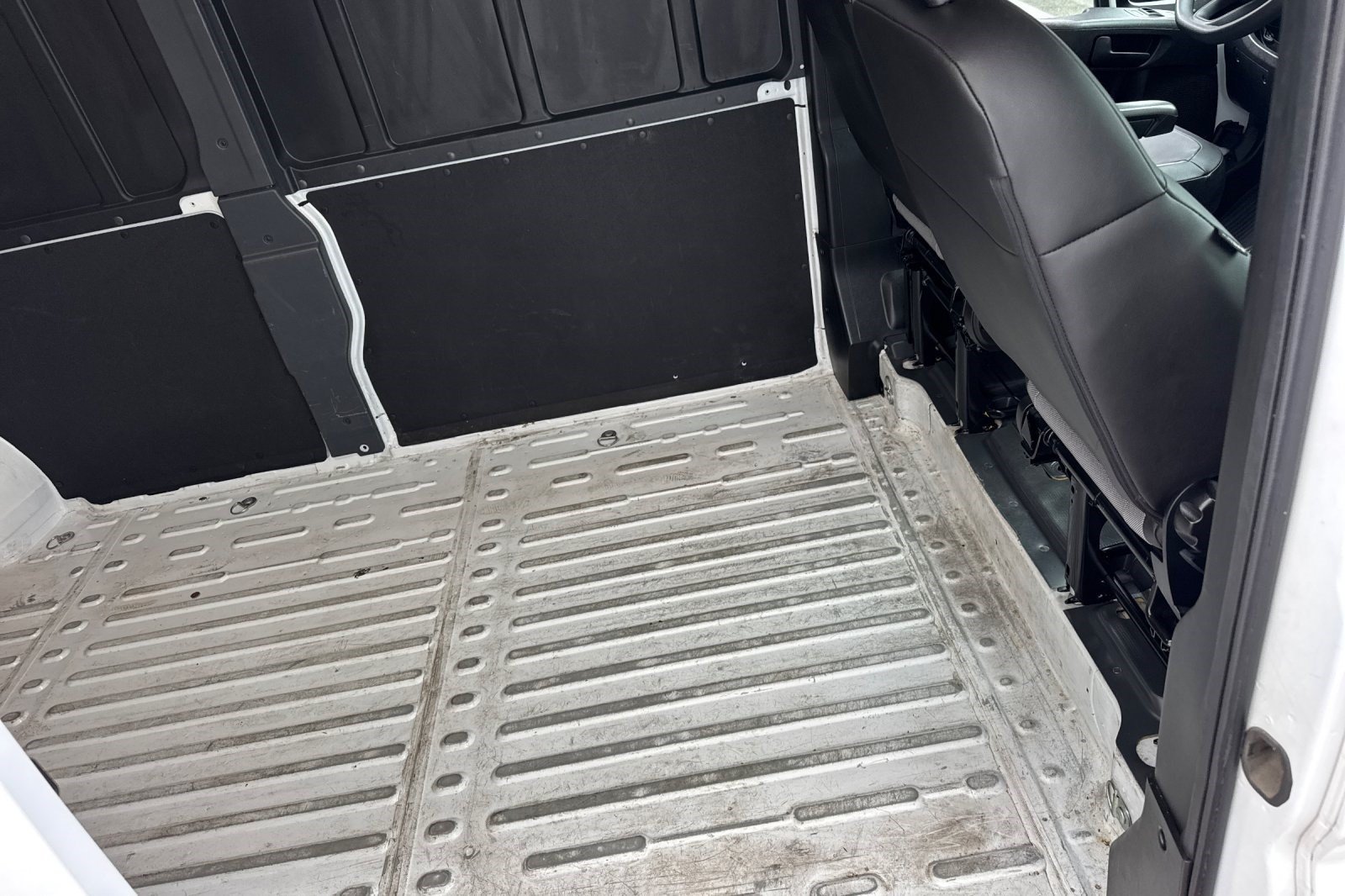 Used 2025 RAM ProMaster 2500 w/ Convenience Group FWD image 31