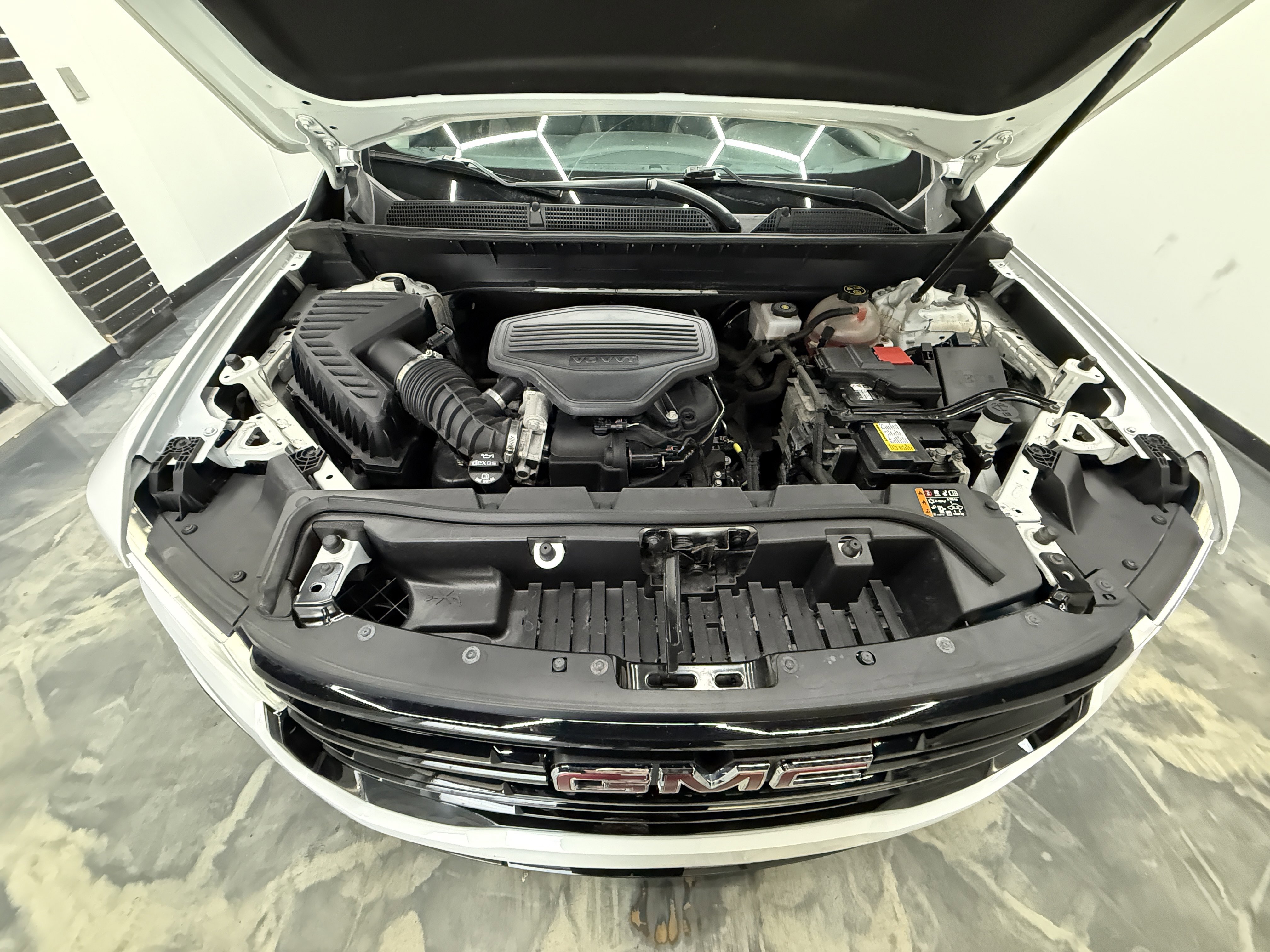 Used 2021 GMC Acadia AT4 image 29