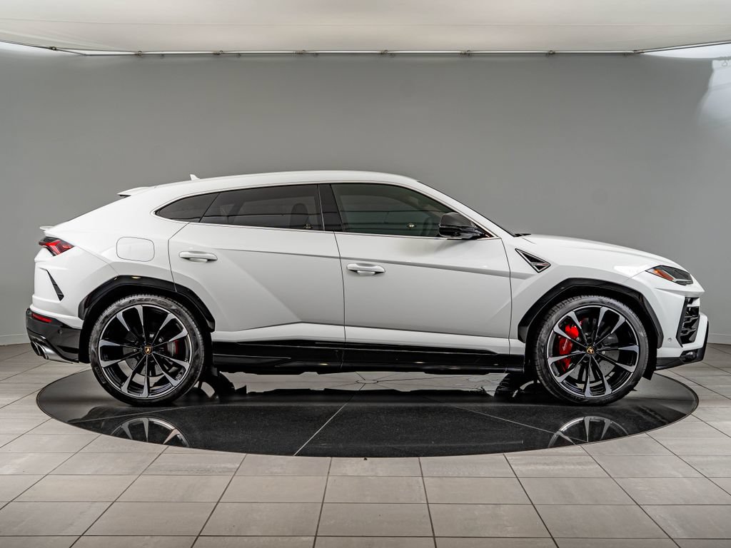 Used 2022 Lamborghini Urus AWD/4WD image 4