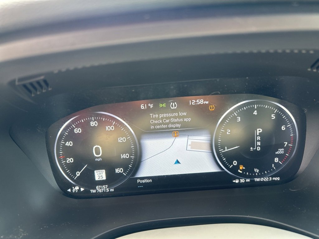 Used 2021 Volvo XC60 T5 Momentum w/ Advanced Package image 10