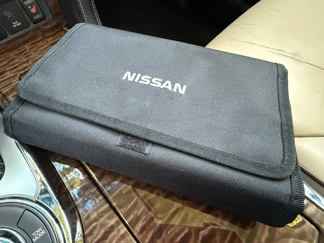 Used 2017 Nissan Armada SL image 37