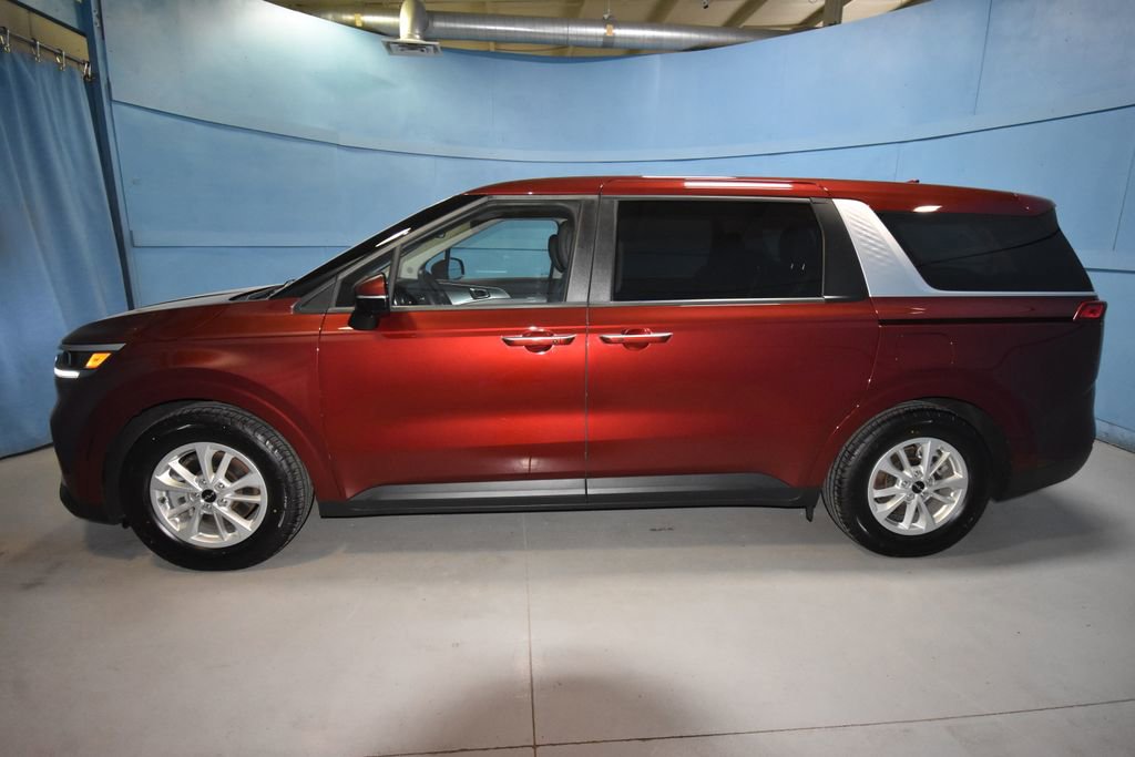 Used 2023 Kia Carnival LX image 28