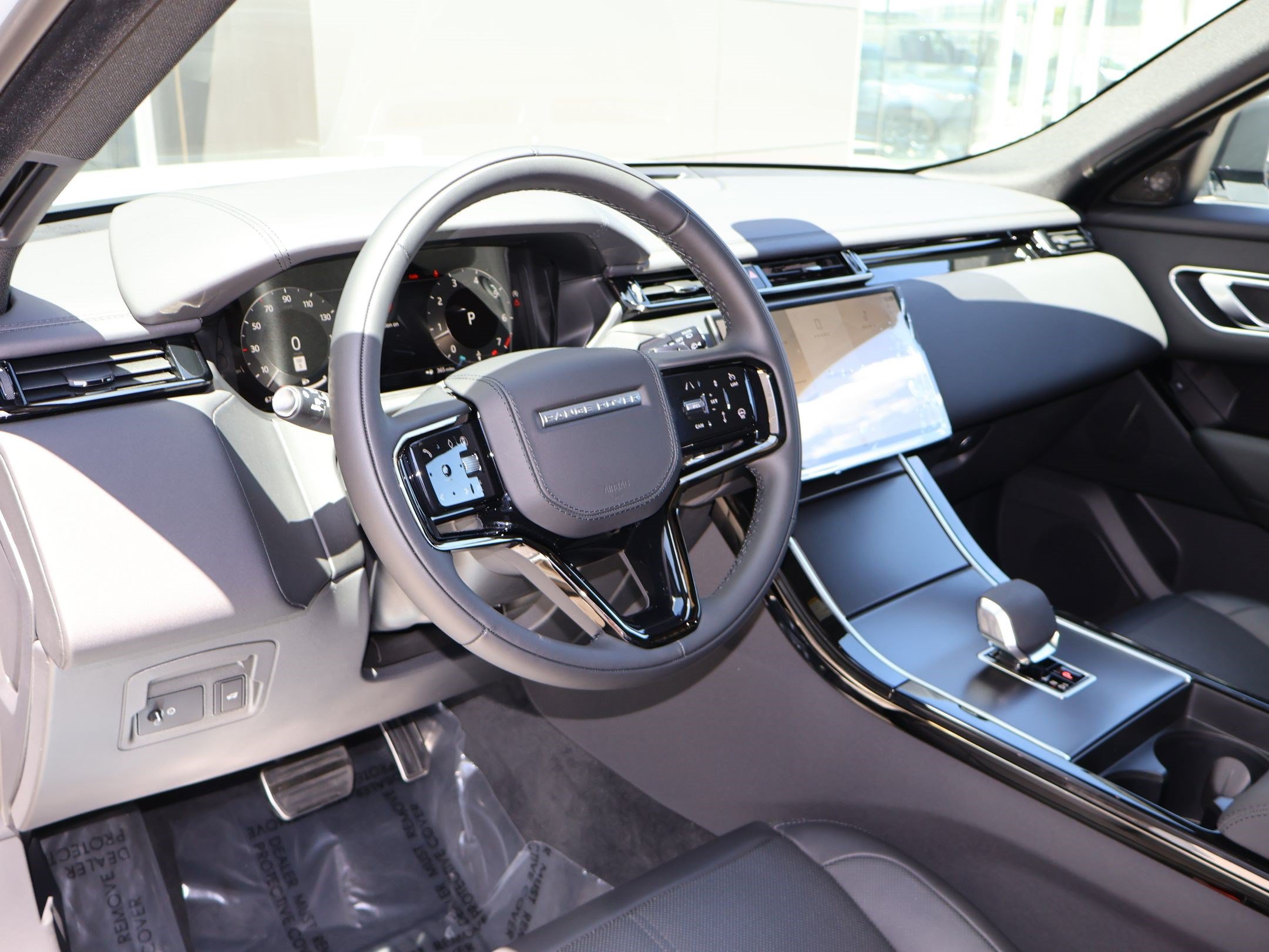New 2026 Land Rover Range Rover Velar Dynamic SE AWD/4WD image 12