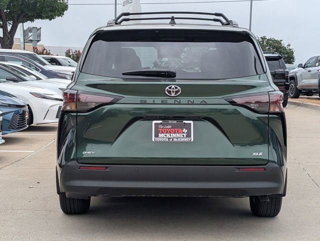 New 2026 Toyota Sienna XLE FWD image 5