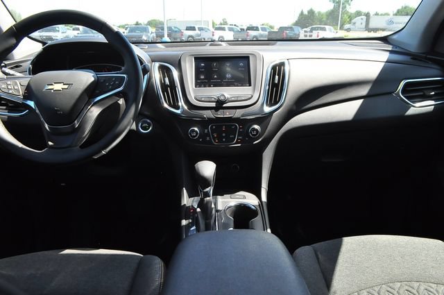 Used 2024 Chevrolet Equinox LT w/ LPO, Floor Liner Package FWD image 17