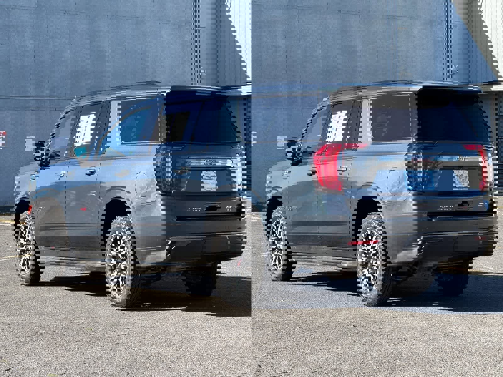 Used 2021 GMC Yukon XL AT4 w/ Rear Media and Nav Package image 6