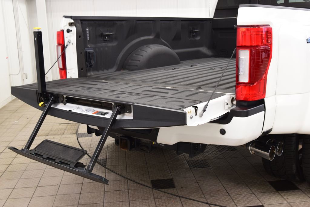 Used 2022 Ford F350 Platinum image 22