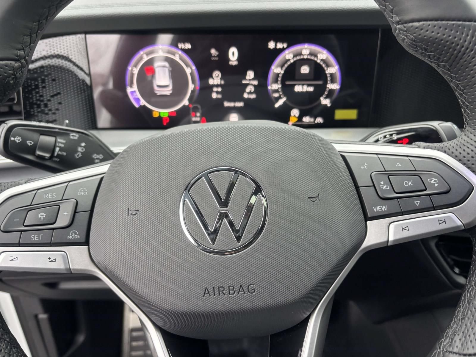 New 2026 Volkswagen Tiguan SE R-Line AWD/4WD image 16