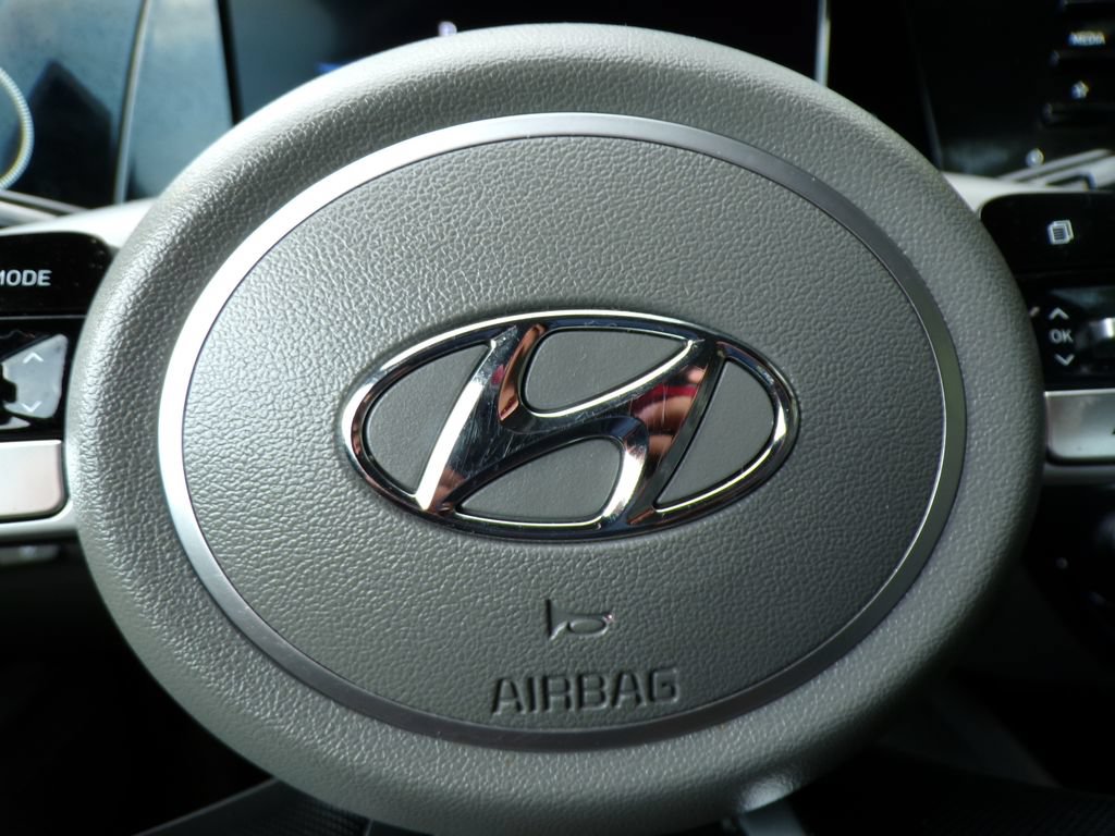 Certified 2022 Hyundai Elantra SEL w/ Convenience Package FWD image 29