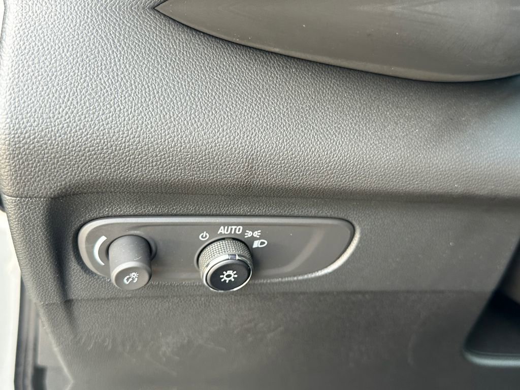 Used 2023 Buick Envision Essence w/ Sport Touring Package image 24