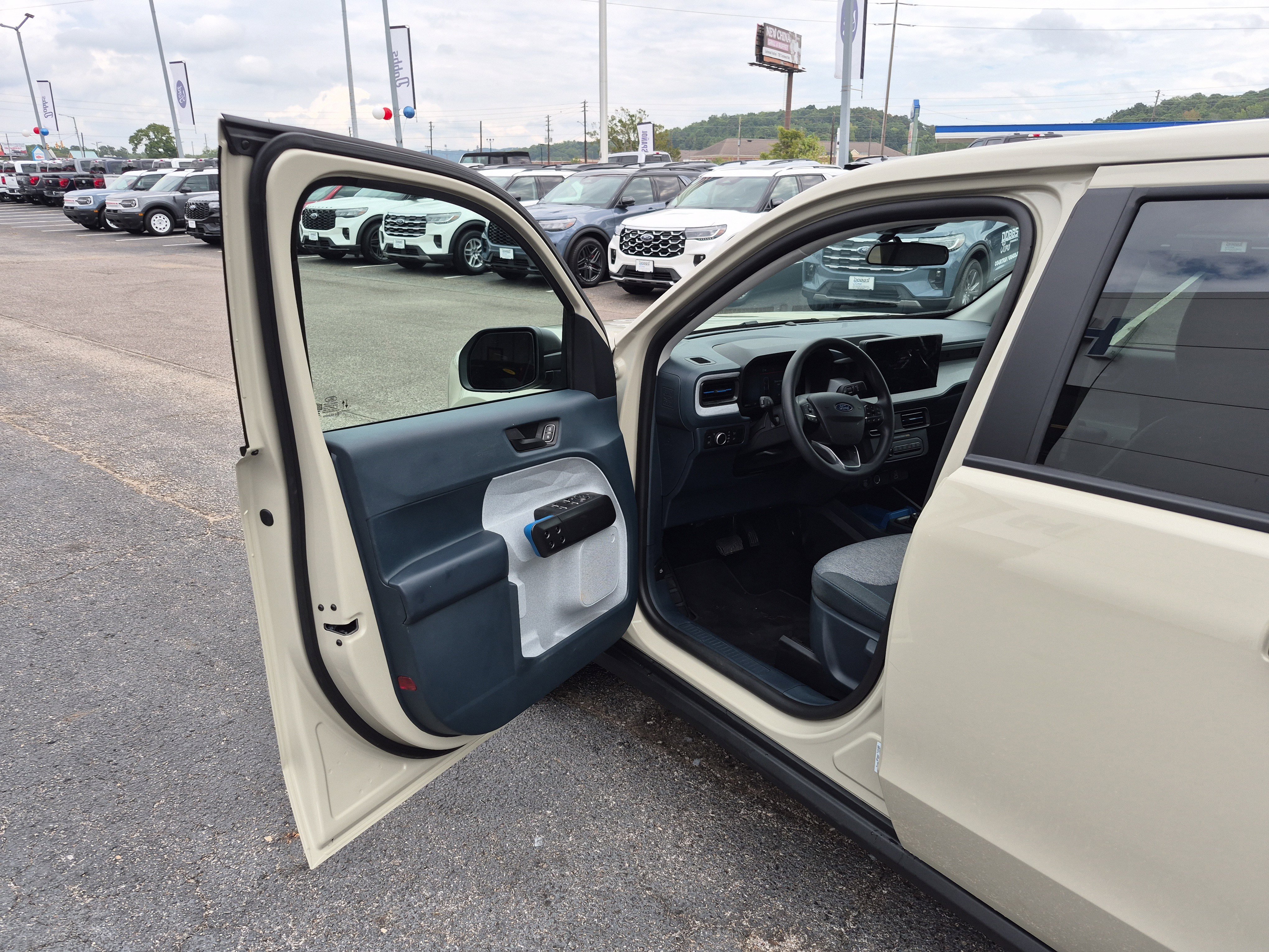 New 2025 Ford Maverick XLT image 10