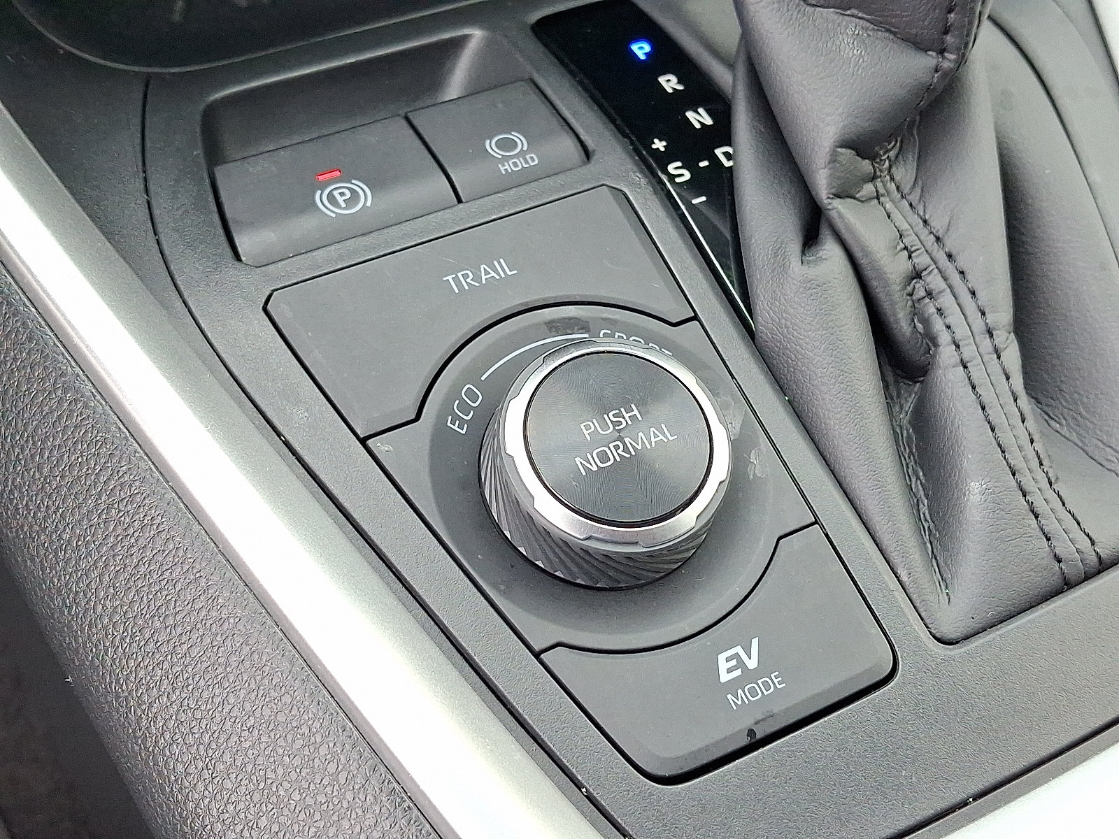Certified 2025 Toyota RAV4 LE AWD/4WD image 25