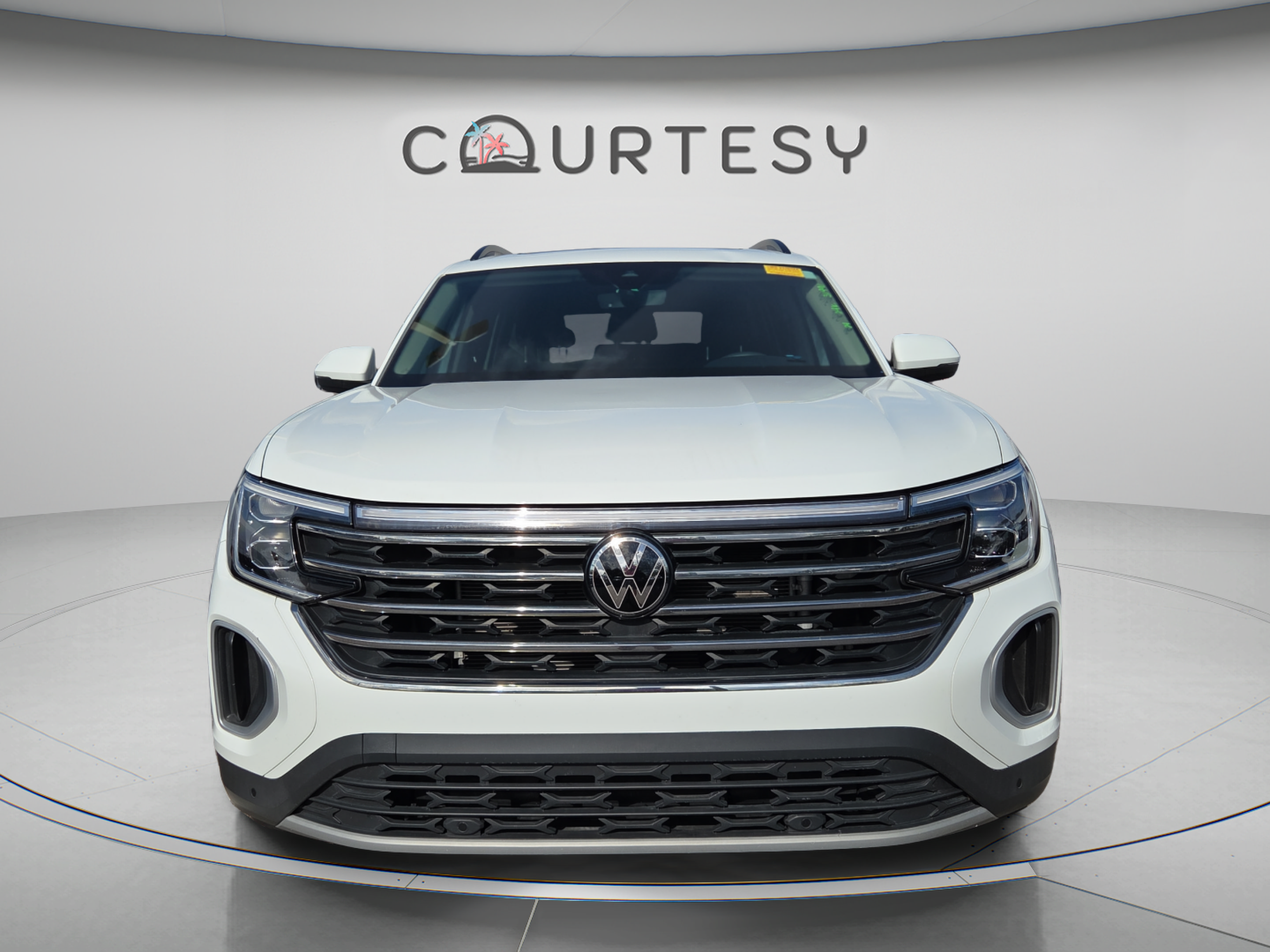 Used 2024 Volkswagen Atlas SE FWD image 4