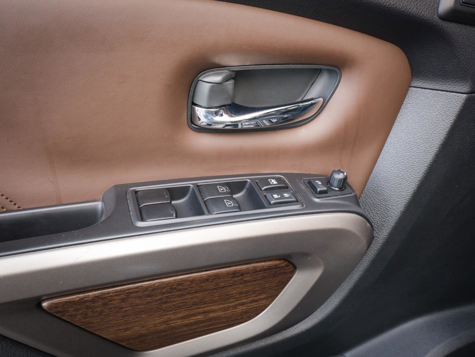 Used 2022 Nissan Titan Platinum Reserve image 17