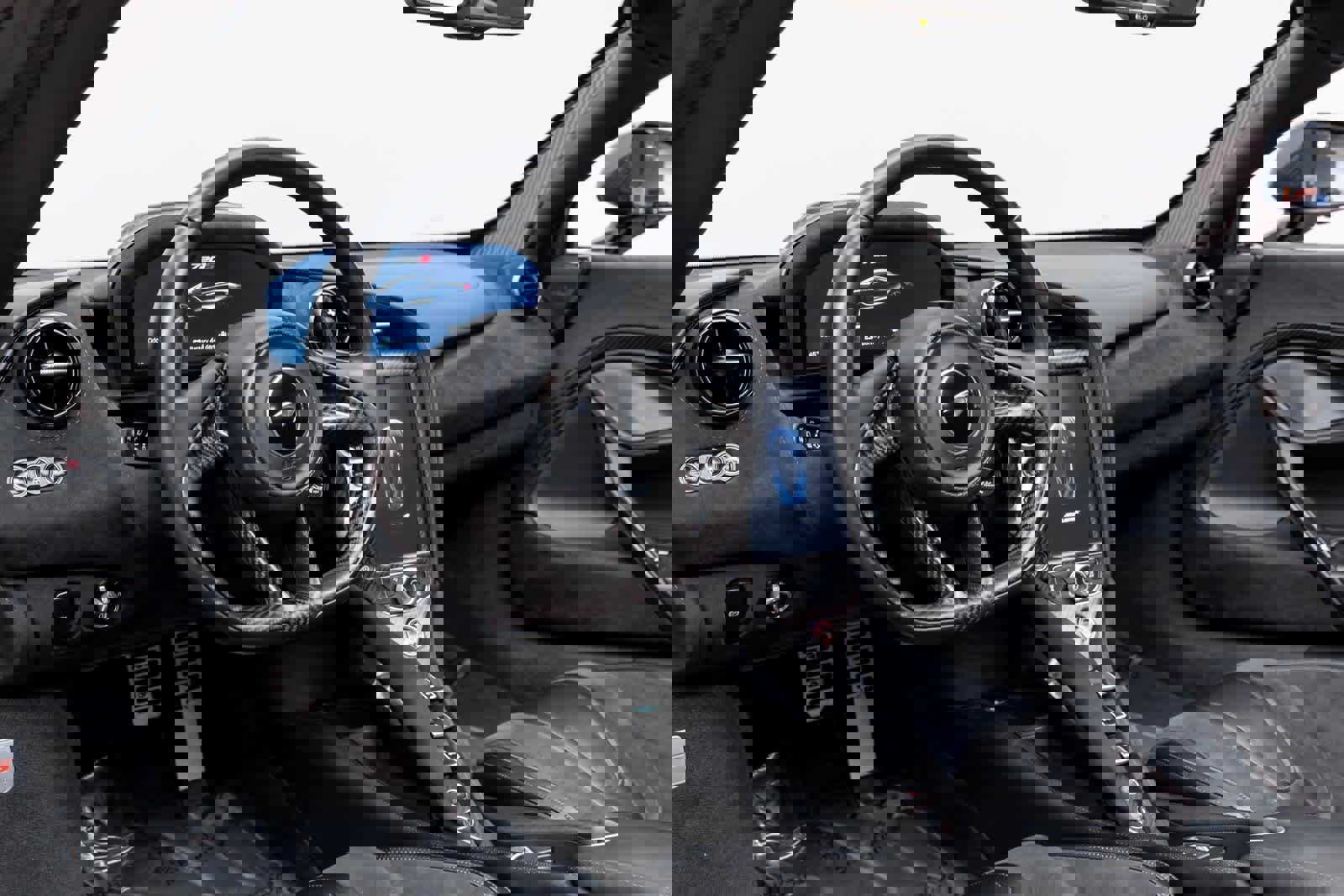 Used 2023 McLaren 720S Spider image 2