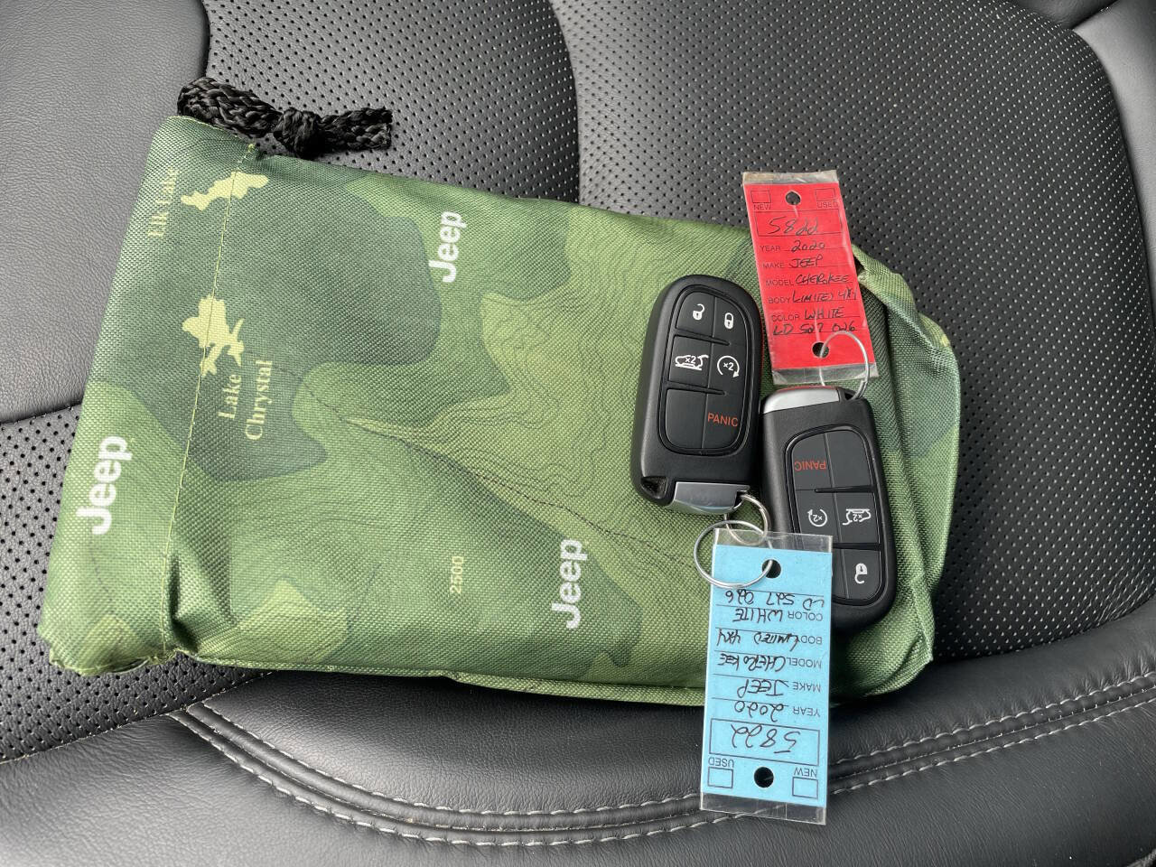 Used 2020 Jeep Cherokee Limited image 25